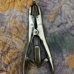 Hand Tool Tail Docking Clamp for Castration for Piglets, Sheep Operators